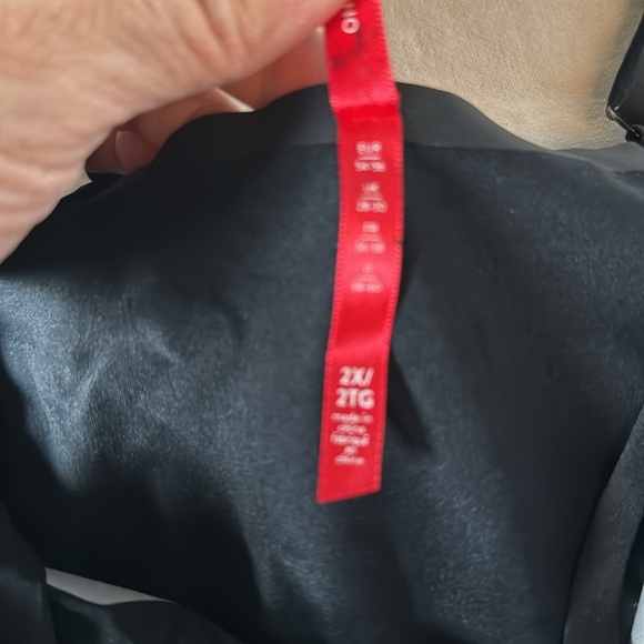 Spanx 2x on core body slimy bodysuit with shorts like new - Picture 3 of 4